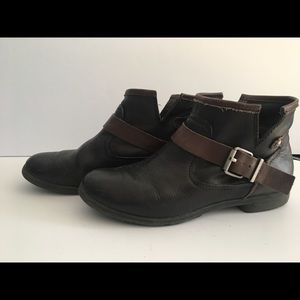 🍉BCBG Rugged Leather Booties Super Comfy